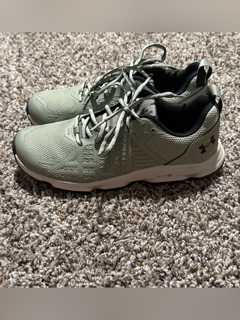 Women’s Under Armour Green Tactical Sneakers Size 8.5 in EUC